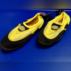 New easy USA Water Shoes Sz6